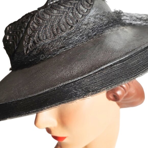1940s True Vintage Black Straw Wide Brimmed Tilt Hat With Lace And Netting main image 4